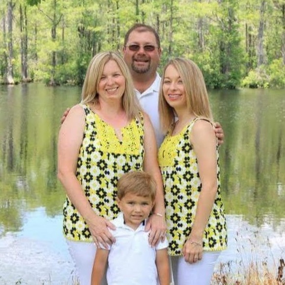 Meet your Posher, Tiffany - Picture 1 of 1